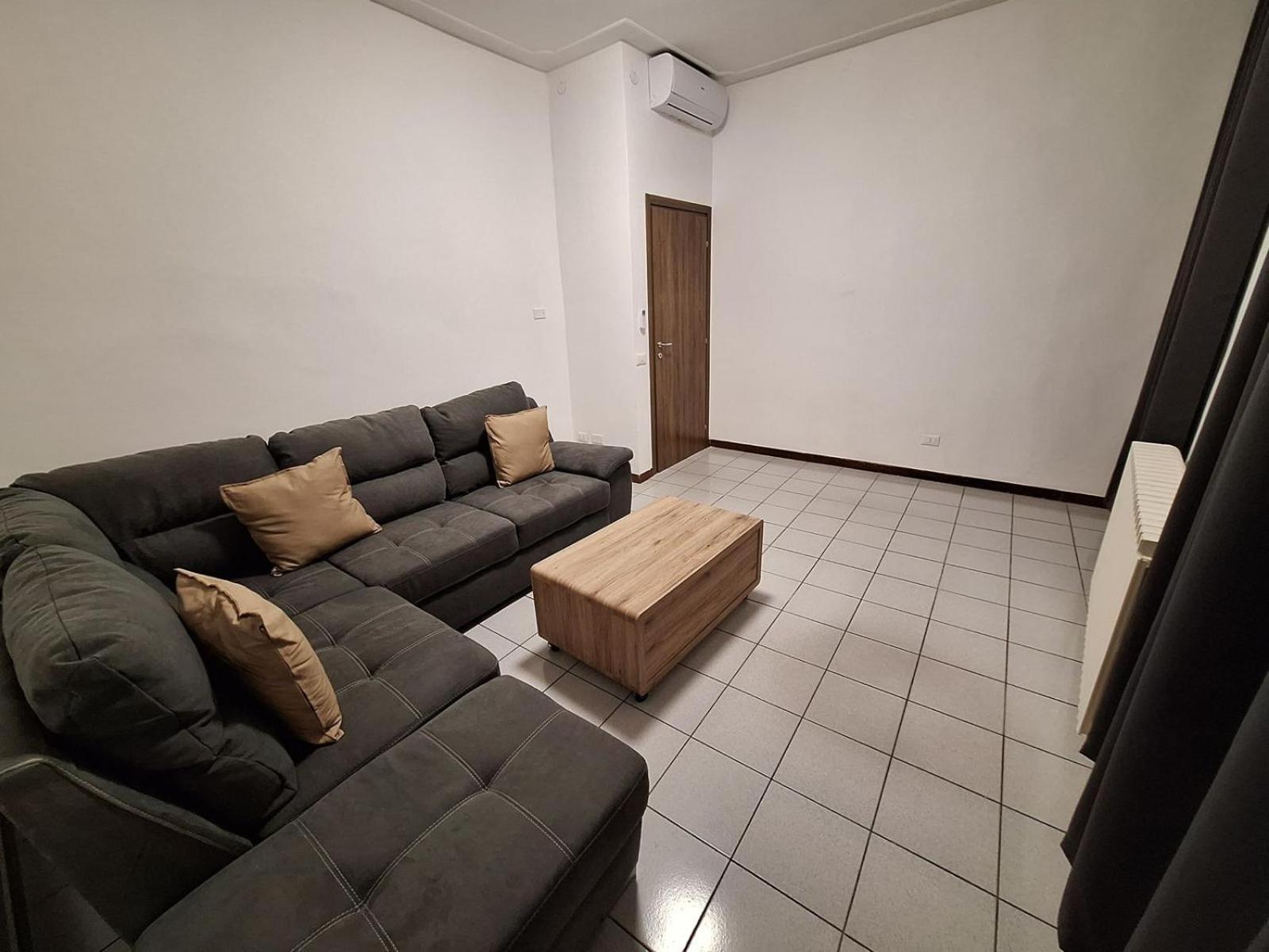 Fiore Apartments Fiorenzuola dʼArda Екстериор снимка